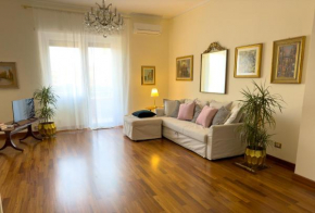 Elegant Apartment in City Center